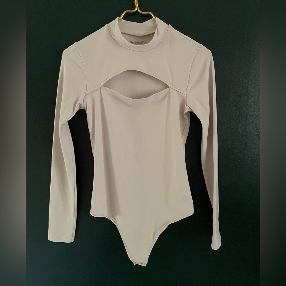 Abercrombie & Fitch Cream Cutout Mock Neck Bodysuit Long Sleeve Soft A&F S